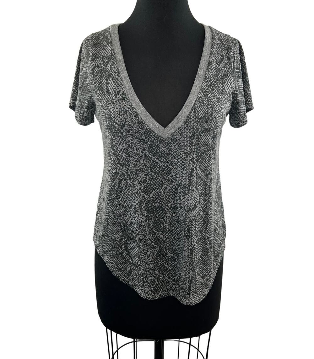 CHASER Gray Top Cotton Snake Skin Print V-Neck Classic Size Small S